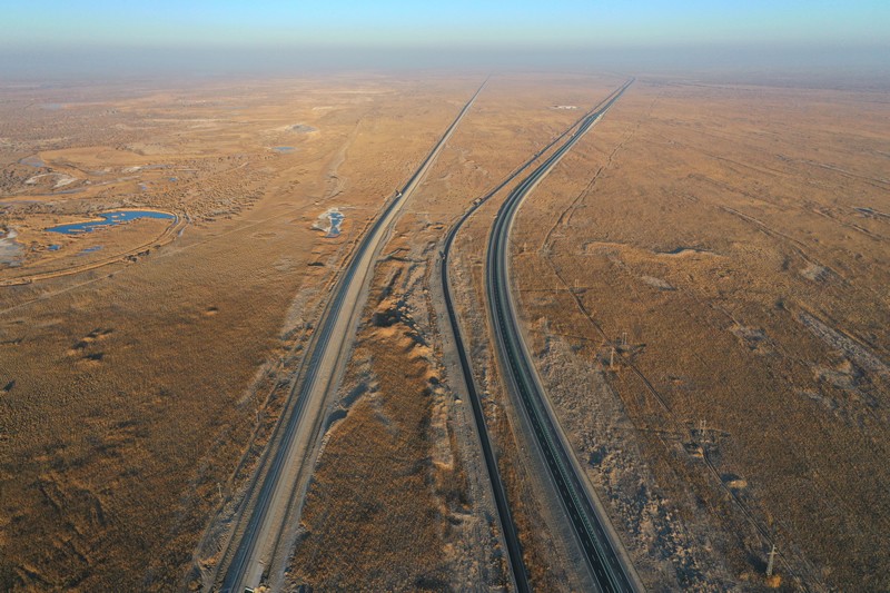 1660793677538585.jpg 并駕齊驅.jpg